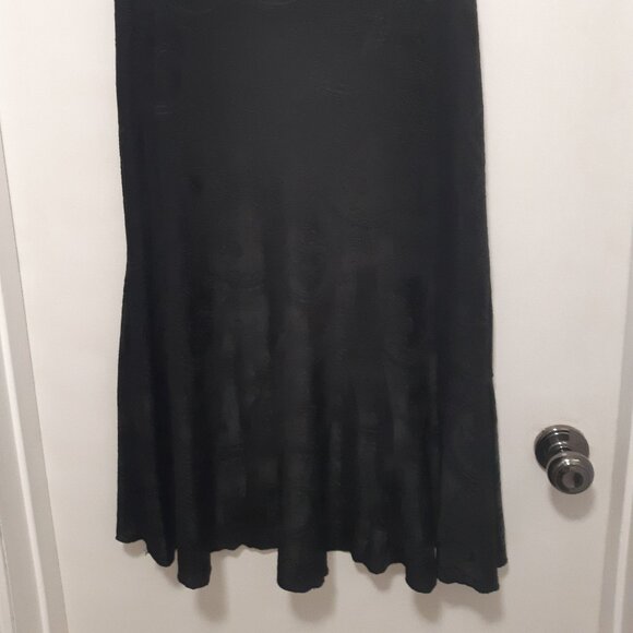 Slinky Black Jaquard Midi Skirt, elastic waist SiZE L - Picture 9 of 14